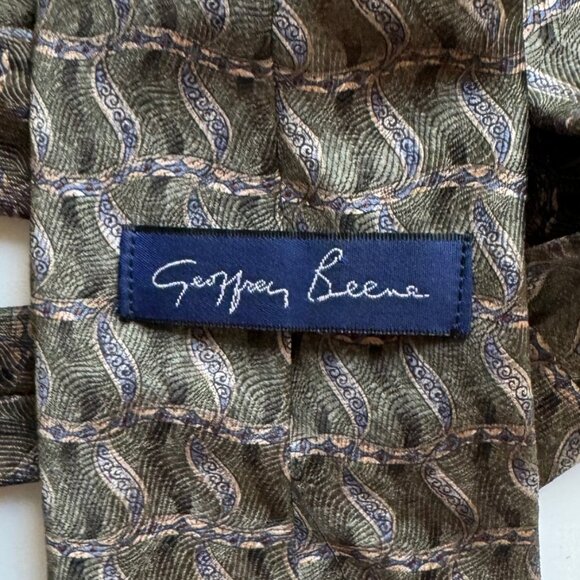 Geoffrey Beene Silk Tie - Picture 3 of 4